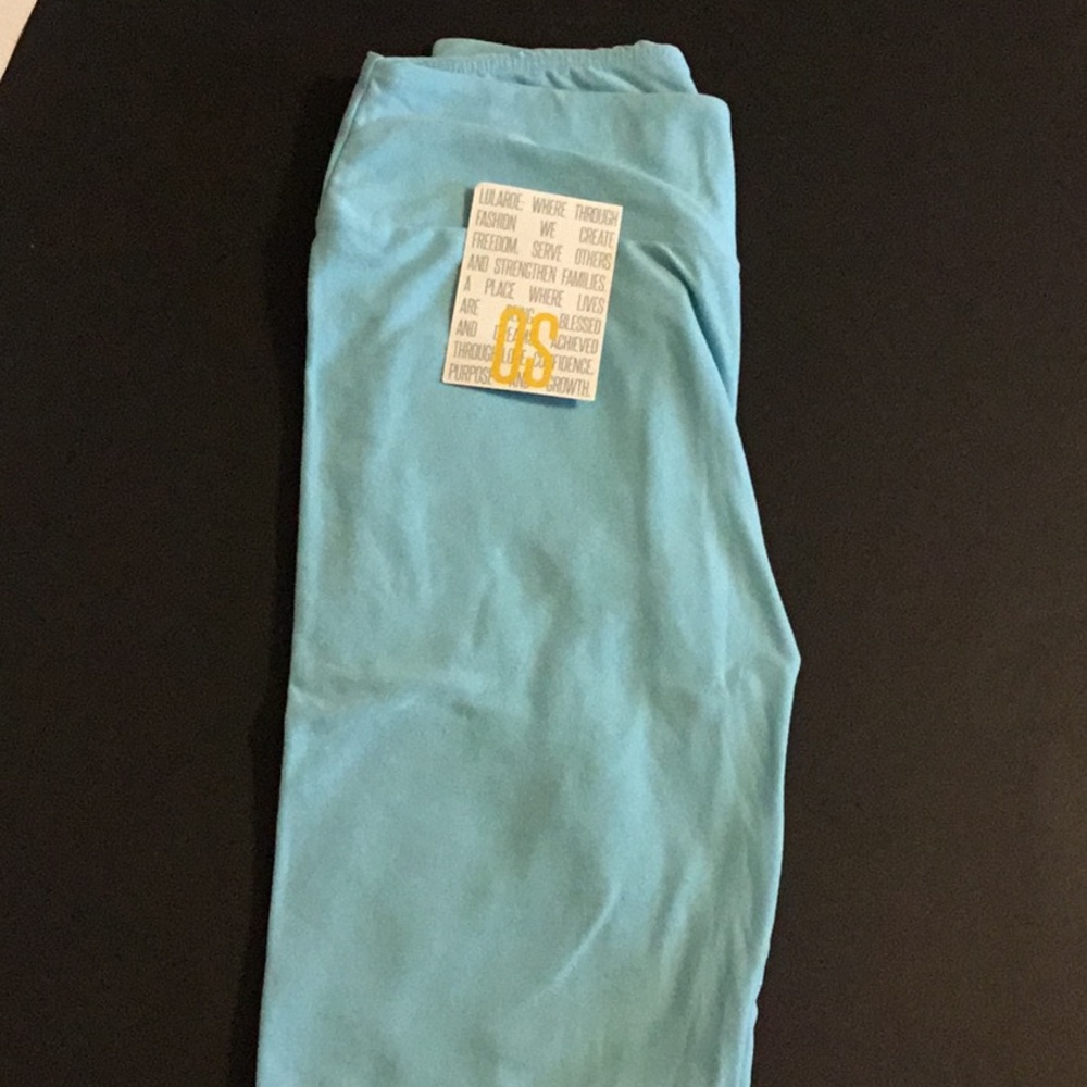 NWOT Lularoe baby blue leggings OS
